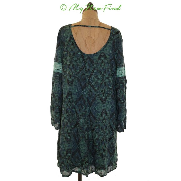 Sun + Shadow Shift Dress Size M Bell Sleeve Open Back Green Multi EUC B86 - Picture 3 of 3